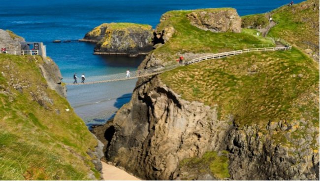 Carrick a rede rope bridge