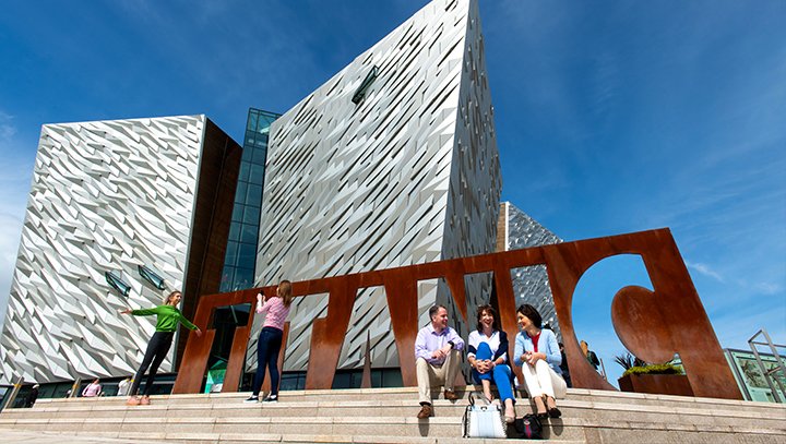 Day Tour Titanic Visitor Centre and Belfast City